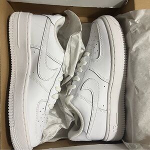 Kids size 3.5 Air Force one LE NEW